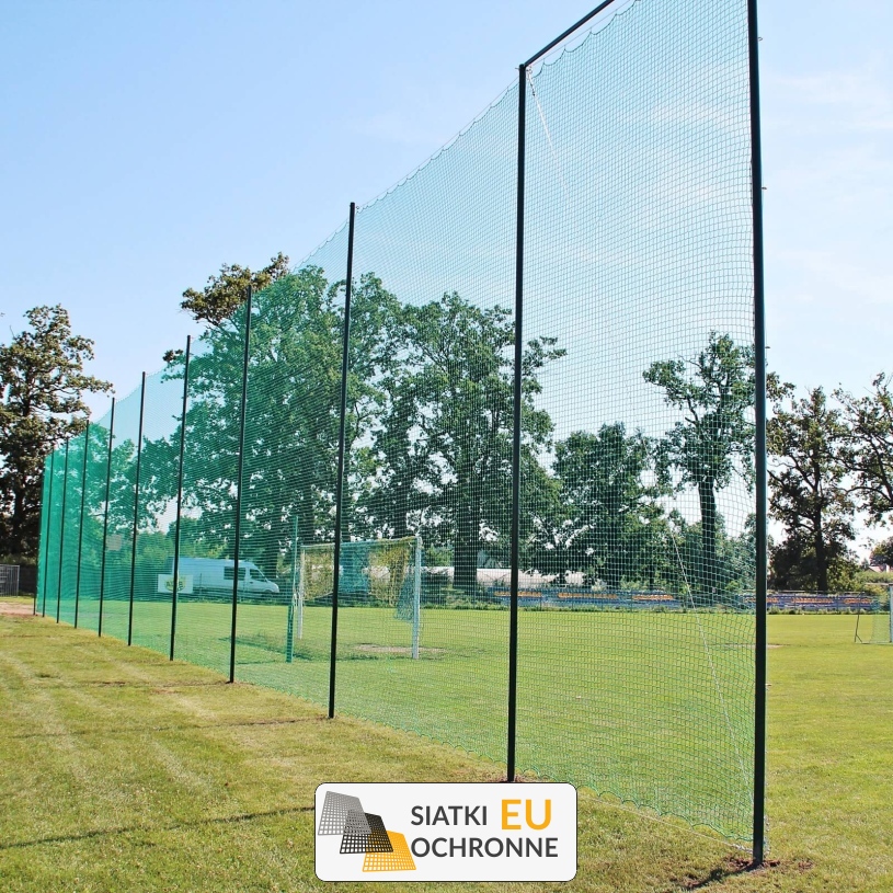 Piłkochwyt 5m - 5-metrowe zestawienie z siatką 8x8cm i słupami, gruba 5mm Piłkochwyt 5m - 5-metrowe zestawienie z siatką 8x8cm i słupami, gruba 5mm - sklep SiatkiOchronne.eu - zdjęcie 1