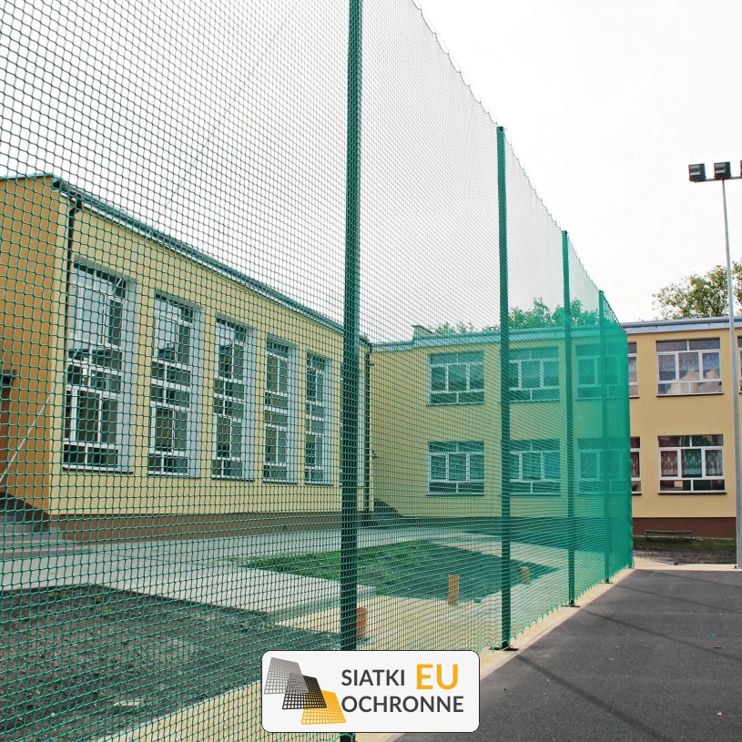 Piłkochwyt 5m - Siatka ochronna 5m z słupami, oczka 4,5x4,5cm, grubość 3mm Piłkochwyt 5m - Siatka ochronna 5m z słupami, oczka 4,5x4,5cm, grubość 3mm - sklep SiatkiOchronne.eu - zdjęcie 1