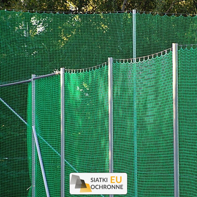 Ogrodzenie boiska 4m wys. z słupami i siatką 6x6cm o grubości 4mm Ogrodzenie boiska 4m wys. z słupami i siatką 6x6cm o grubości 4mm - sklep SiatkiOchronne.eu - zdjęcie 1