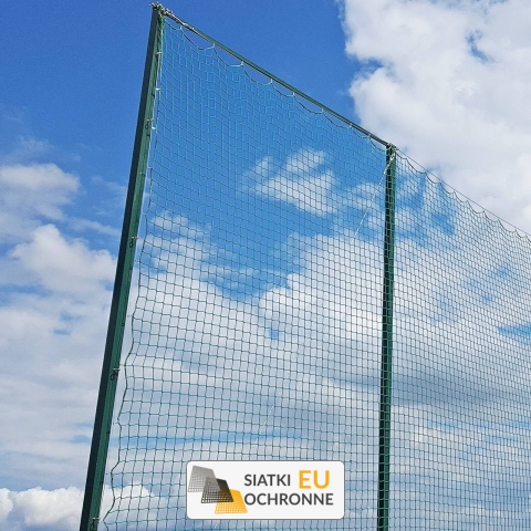 Piłkochwyt 4m - Słupy i siatka na piłkochwyt oczko 8x8cm i grubości 6mm