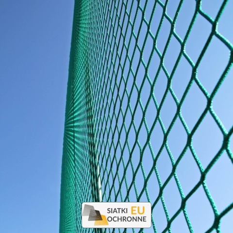 Piłkochwyt 4m - Słupy i siatka z oczkami 10x10cm o grubości 4mm na piłkochwyt