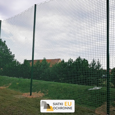 Piłkochwyt 5m - Słupy i siatka oczko 6x6cm, grubość 4mm