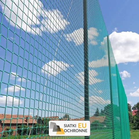 Piłkochwyt 5m - Słupy i siatka sportowa z oczkami 8x8cm i grubością 5mm