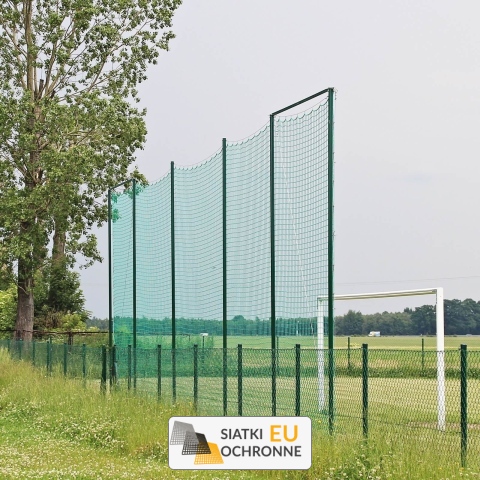 Piłkochwyt 6m - Słupy i siatka piłkochwytowa o wymiarach oczek 10x10cm i grubości 5mm