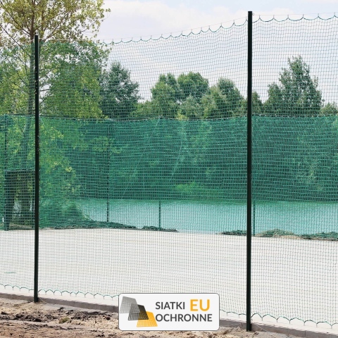Piłkochwyt 6m - Słupy i siatka piłkochwytowa o oczku 4,5x4,5cm i grubości 3mm