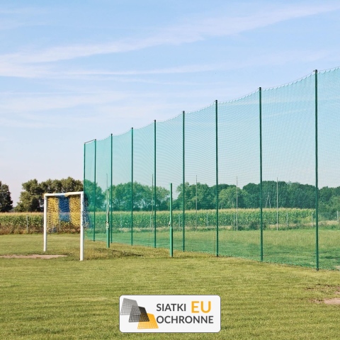 Piłkochwyt 6m - Słupy z siatką 10x10cm o grubości 6mm, piłkochwyty o wysokości 6m