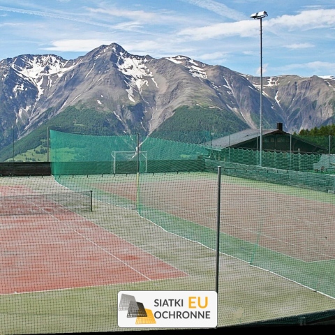 Ogrodzenie boiska 4m wys. z słupami i siatką 10x10cm o grubości 4mm