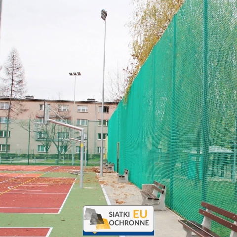 Ogrodzenie boiska 5m wys. z słupami i siatką 4,5x4,5cm o grubości 4mm