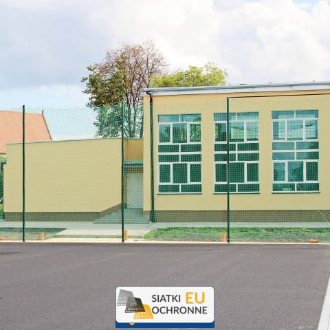 Ogrodzenie boiska 6m wys. z słupami i siatką 4,5x4,5cm o grubości 4mm