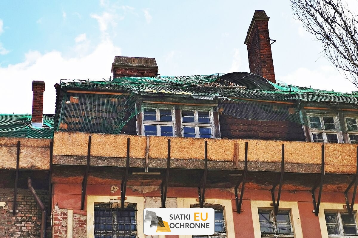   SiatkiOchronne.eu - Bezpieczne osłony dachowe typu dekarska 