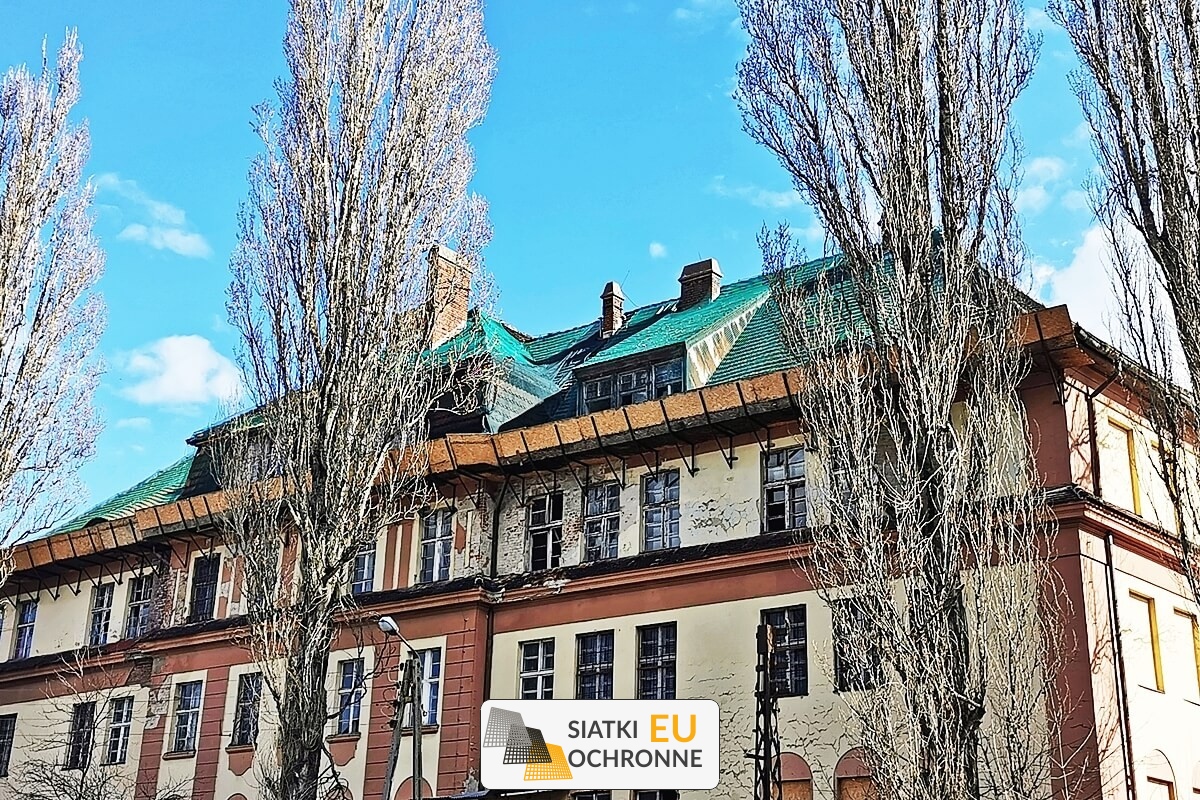   SiatkiOchronne.eu - Ochronna siarka na dachy - prace dekarskie 