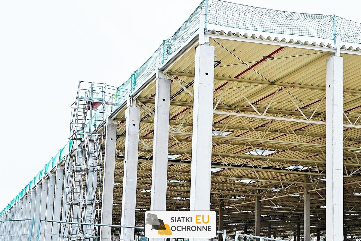  SiatkiOchronne.eu - Lekka siatka do ochrony terenu budowy 