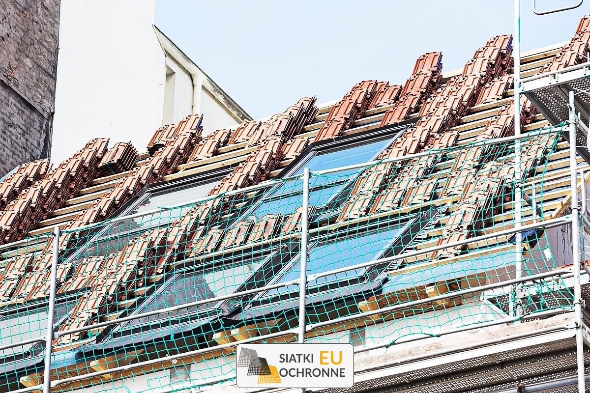 Zabezpiecz swoje rusztowanie solidną siatką SiatkiOchronne.eu - Zabezpiecz swoje rusztowanie solidną siatką