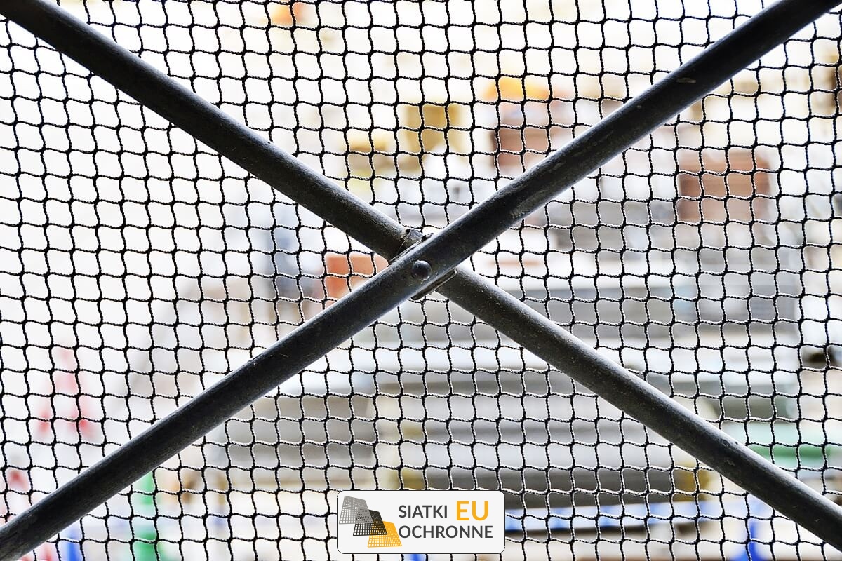   SiatkiOchronne.eu - Siatka bezpieczna do zabezpieczania otworów w budynkach 