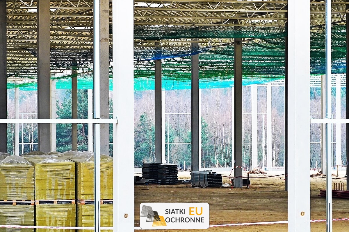   SiatkiOchronne.eu - Zabezpieczenie dla robotników na placu budowy 