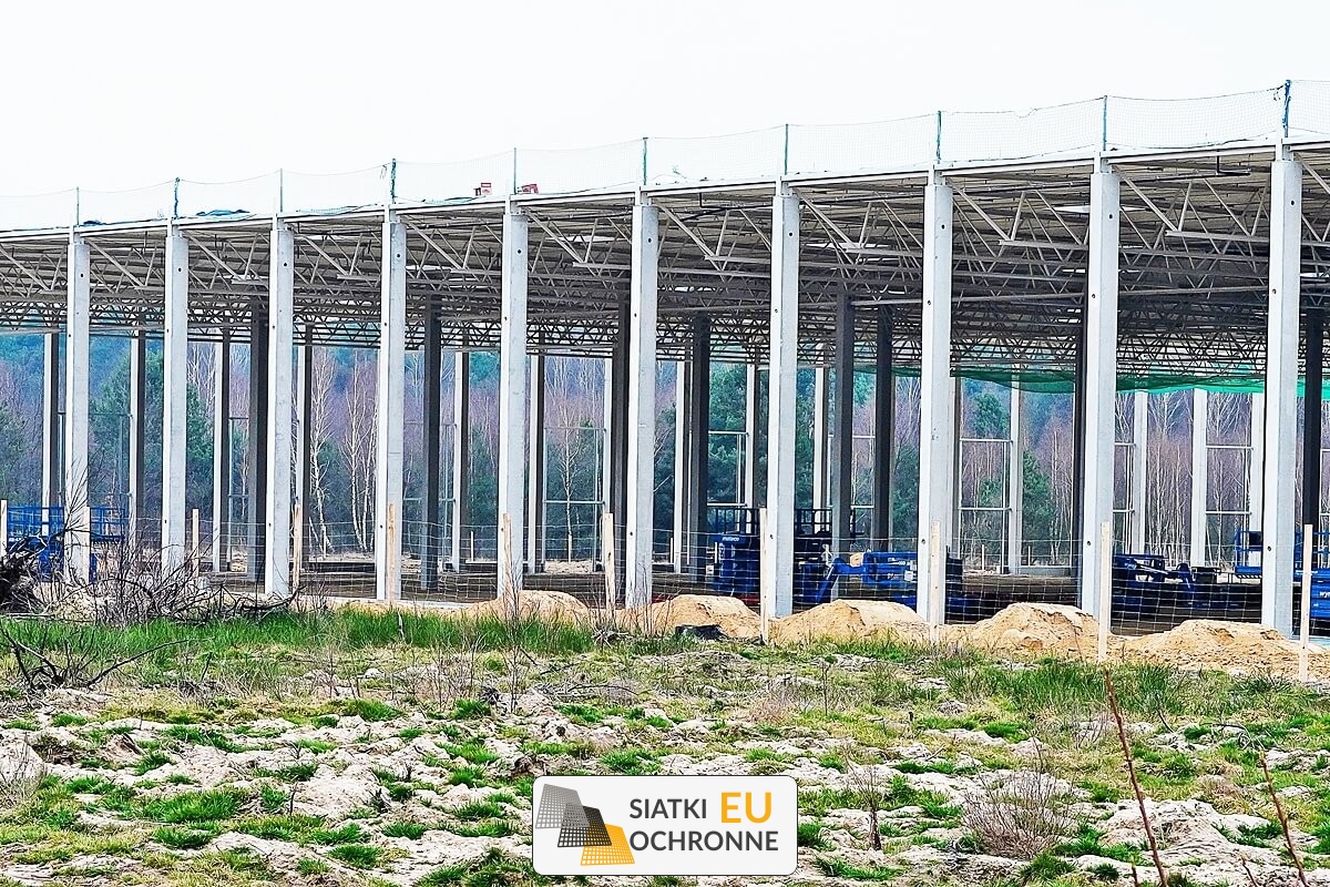 Zabezpieczenie dla robotników na placu budowy SiatkiOchronne.eu - Zabezpieczenie dla robotników na placu budowy