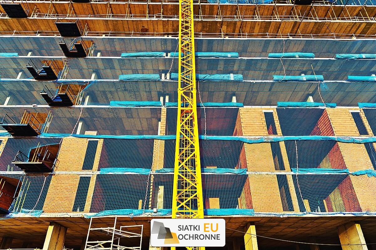   SiatkiOchronne.eu - Siatka zabezpieczająca dla budowlanych wykopów 