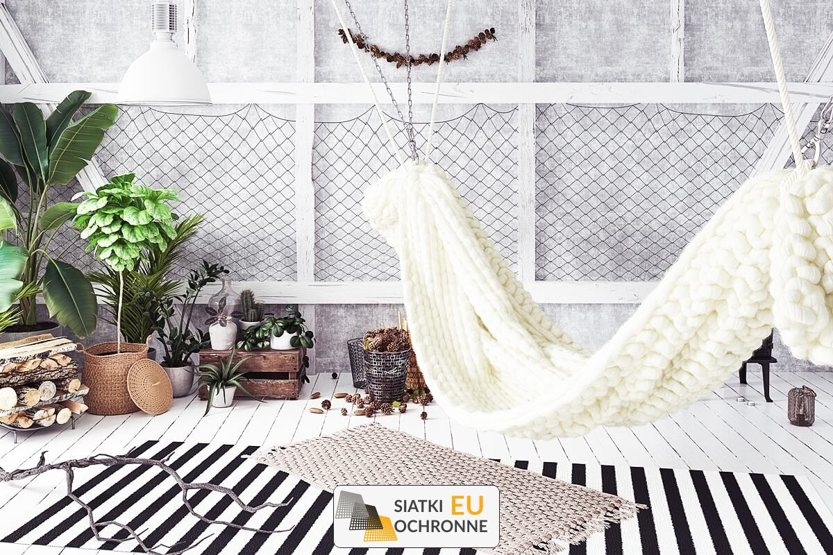   SiatkiOchronne.eu - Półki z siatki do garażu   Siatkowe półki do podwieszenia w garażu 