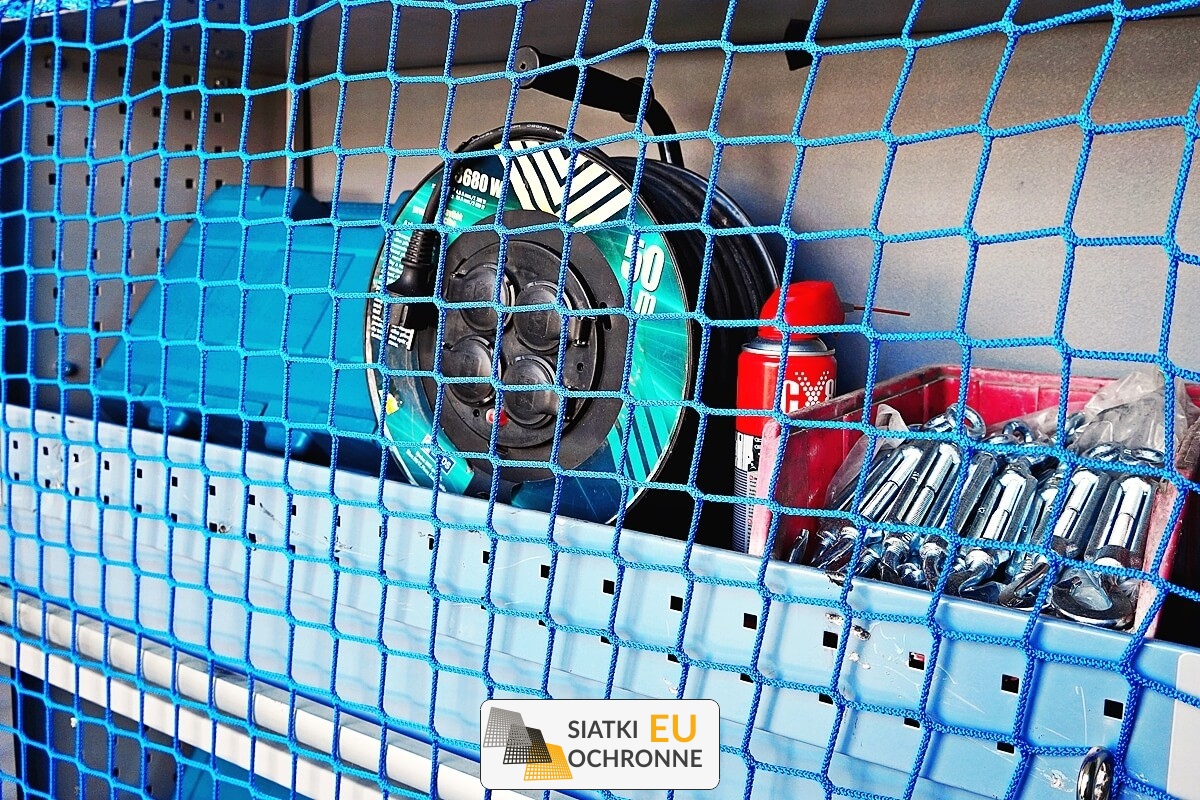   SiatkiOchronne.eu - Siatka zabezpieczająca otwarte przestrzenie w pojazdach dostawczych 