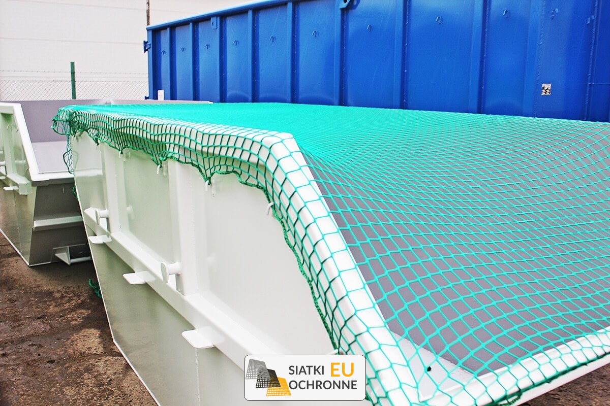   SiatkiOchronne.eu - Zabezpieczenie ładunku siatką w kontenerze morskim 