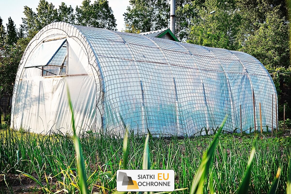   SiatkiOchronne.eu - Ochrona tunelu foliowego przed wpływem silnej niespodziewanej wichury 