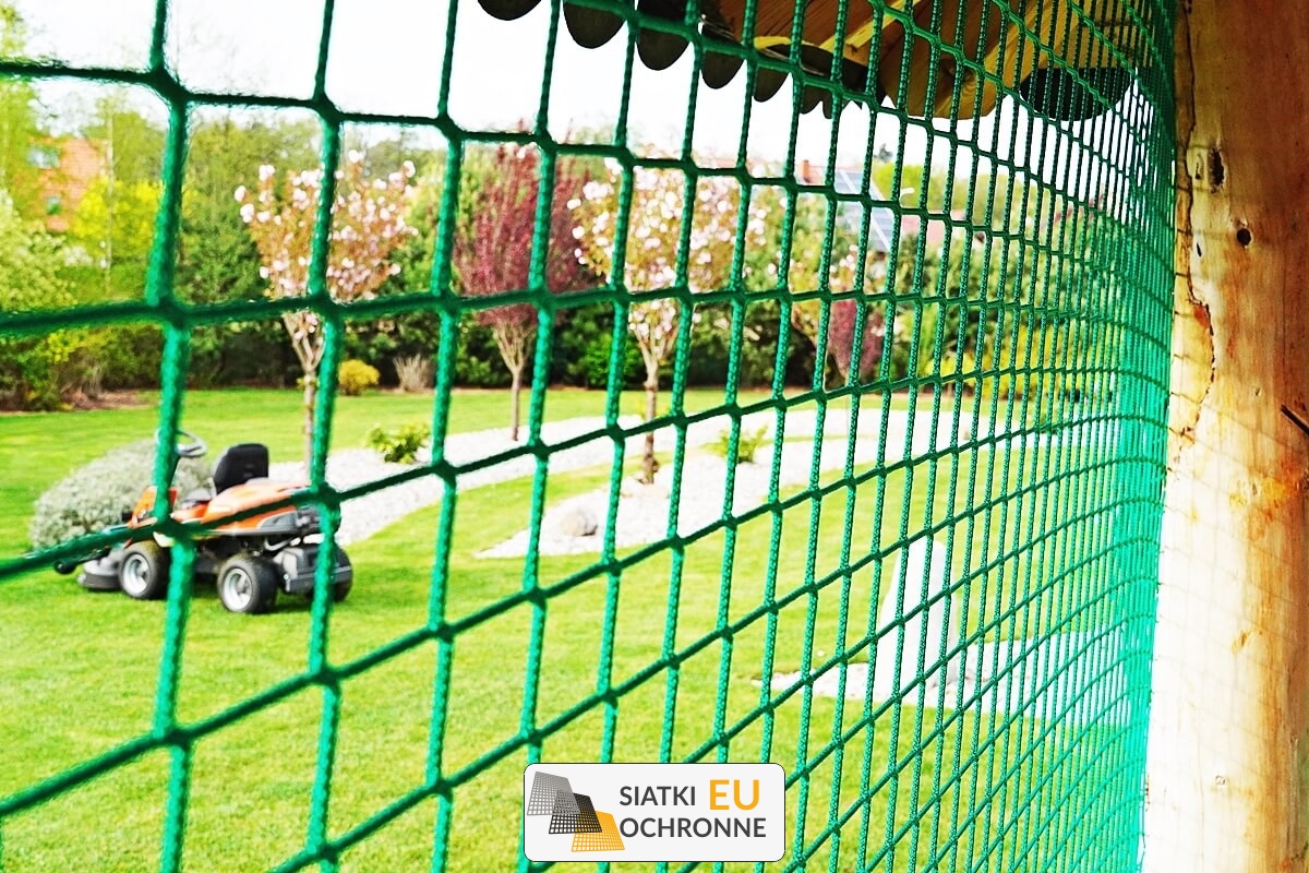   SiatkiOchronne.eu - Bezpieczna siatka ochronna dla dziecięcego domku 
