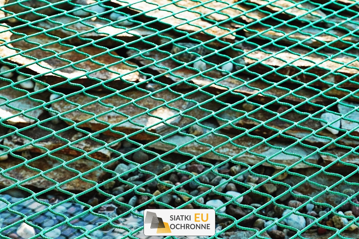   SiatkiOchronne.eu - Siatka bezpieczeństwa do zabezpieczania oczka wodnego 