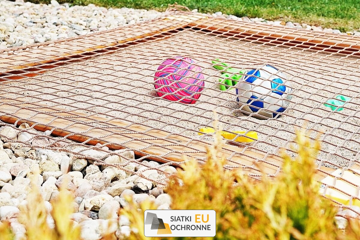   SiatkiOchronne.eu - Siatka ochronna o drobnych oczkach dla piaskownicy 