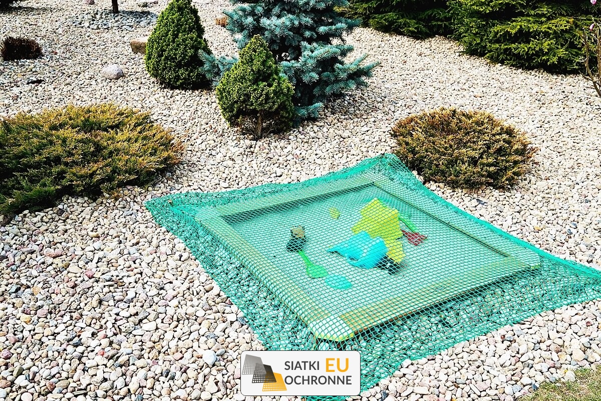   SiatkiOchronne.eu - Siatka bezpiecznego ogrodzenia dla piaskownicy - Zabawa pod kontrolą 