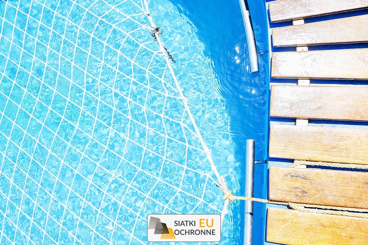  SiatkiOchronne.eu - Zadaszenie z roślin w ogrodzie - Siatka do rozwieszenia w ogrodzie w formie sufitu do oświetlenia lampionów i roślin 