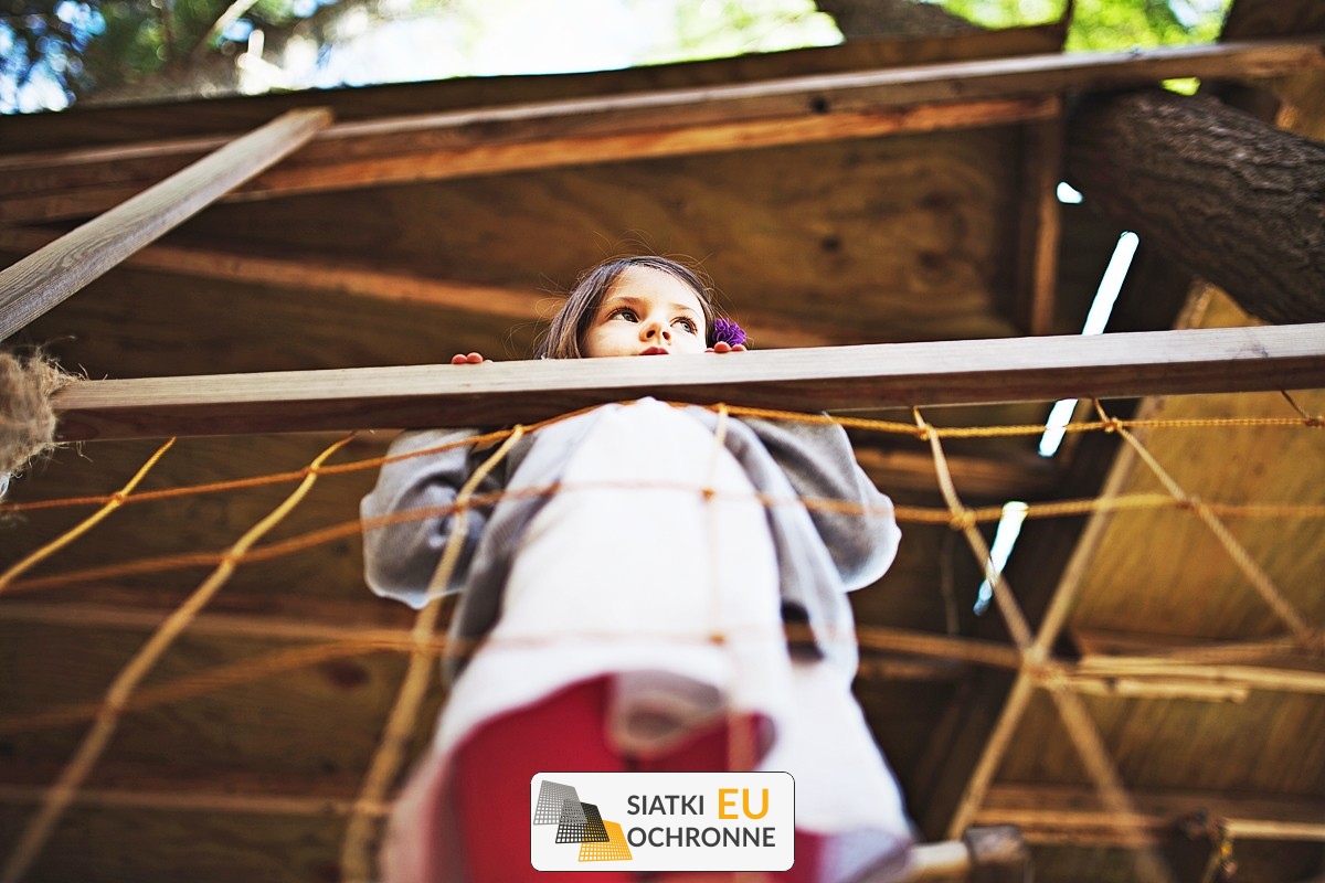   SiatkiOchronne.eu - Zadaszenie z roślin w ogrodzie   Siatka do zadaszenie z roślin pnących 