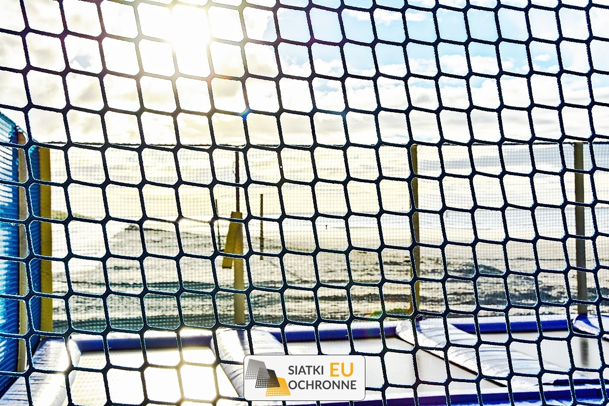   SiatkiOchronne.eu - Siatka zabezpieczająca teren w ogrodzie 