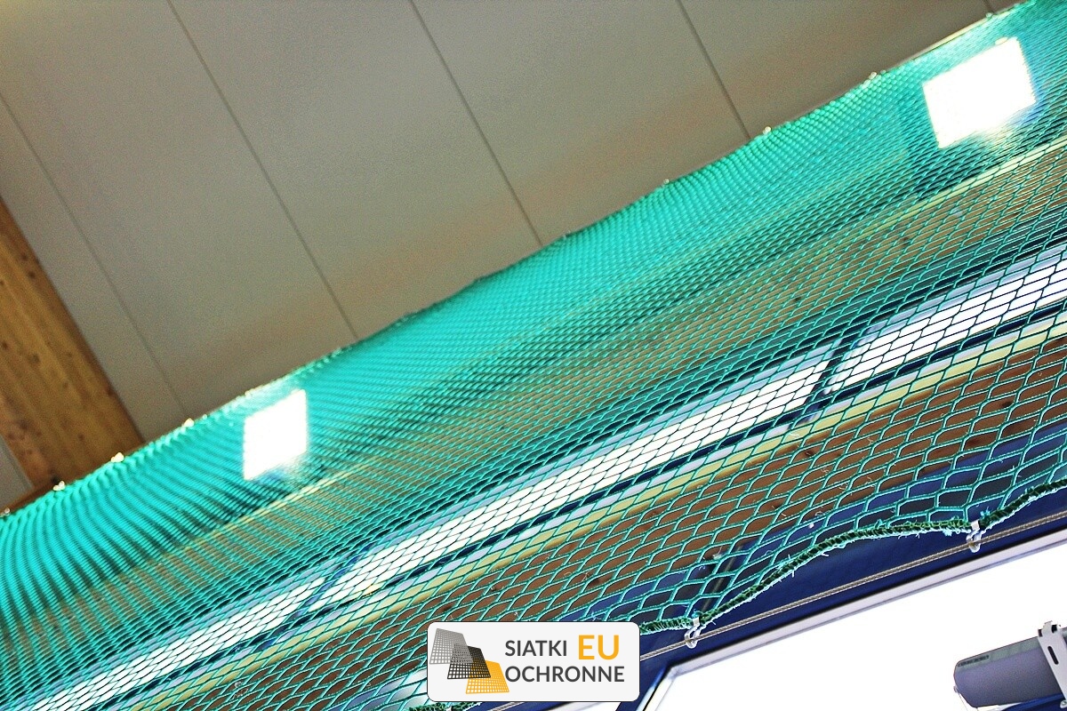 Zabezpieczające kurtyny dla maszyn na linii produkcyjnej SiatkiOchronne.eu - Zabezpieczające kurtyny dla maszyn na linii produkcyjnej
