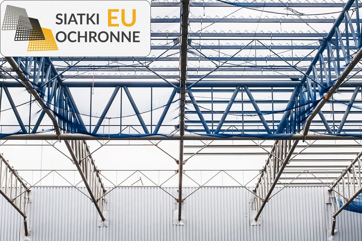 Siatka zabezpieczająca dla świetlików dachowych SiatkiOchronne.eu - Siatka zabezpieczająca dla świetlików dachowych