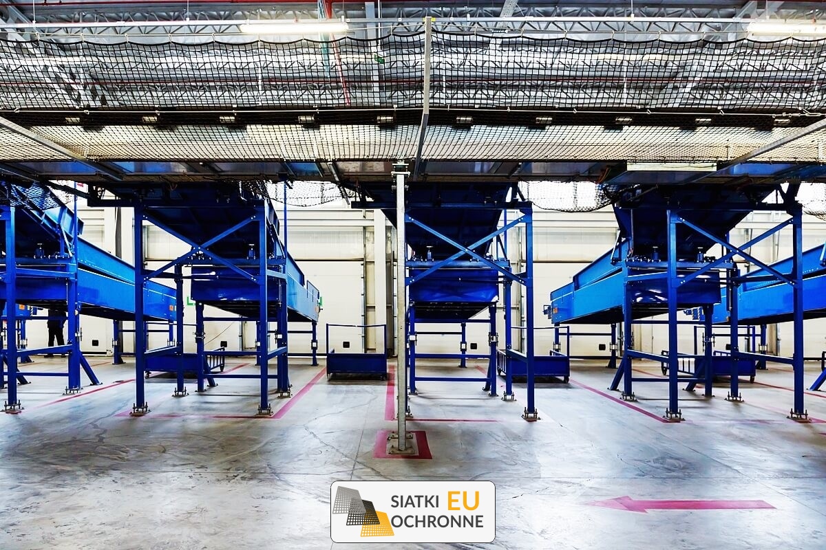   SiatkiOchronne.eu - Zabezpieczenie magazynu siatką   Siatka na magazyn towarowy 