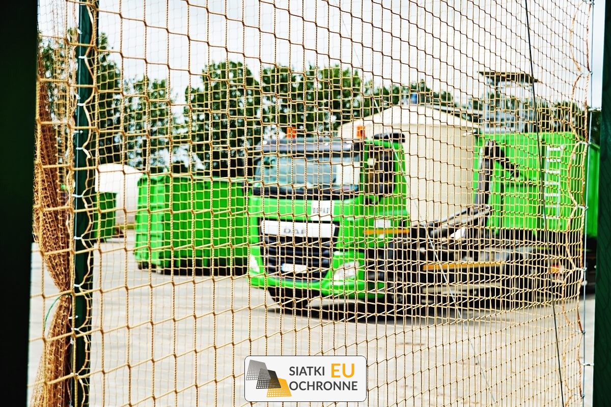 Zabezpieczenie prac na placach budowy Siatka zabezpieczająca prace budowlane SiatkiOchronne.eu - Zabezpieczenie prac na placach budowy Siatka zabezpieczająca prace budowlane