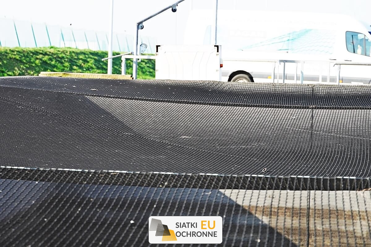 Funkcjonalna siatka do zgarniania odpadów z powierzchni wód SiatkiOchronne.eu - Funkcjonalna siatka do zgarniania odpadów z powierzchni wód