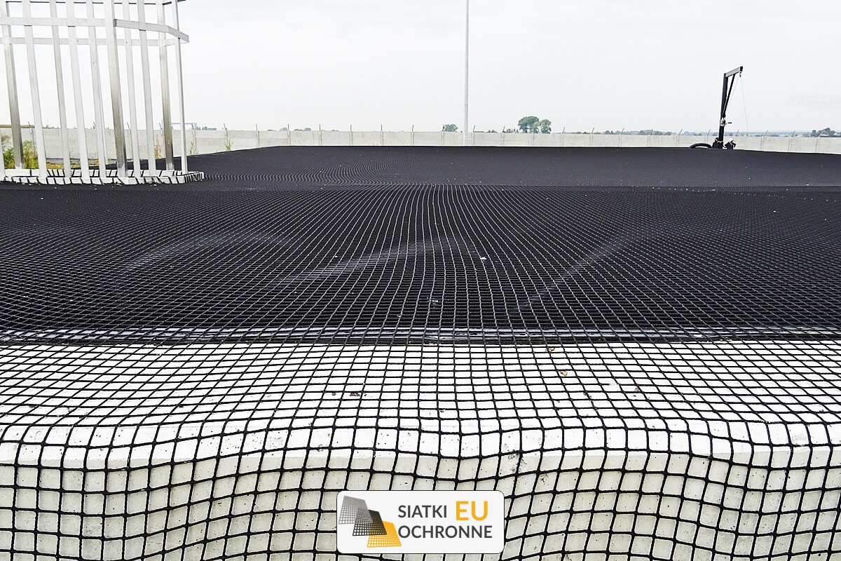 Zabezpieczenia dla zbiorników z płynami: siatki zasłaniające i ogrodzenia SiatkiOchronne.eu - Zabezpieczenia dla zbiorników z płynami: siatki zasłaniające i ogrodzenia