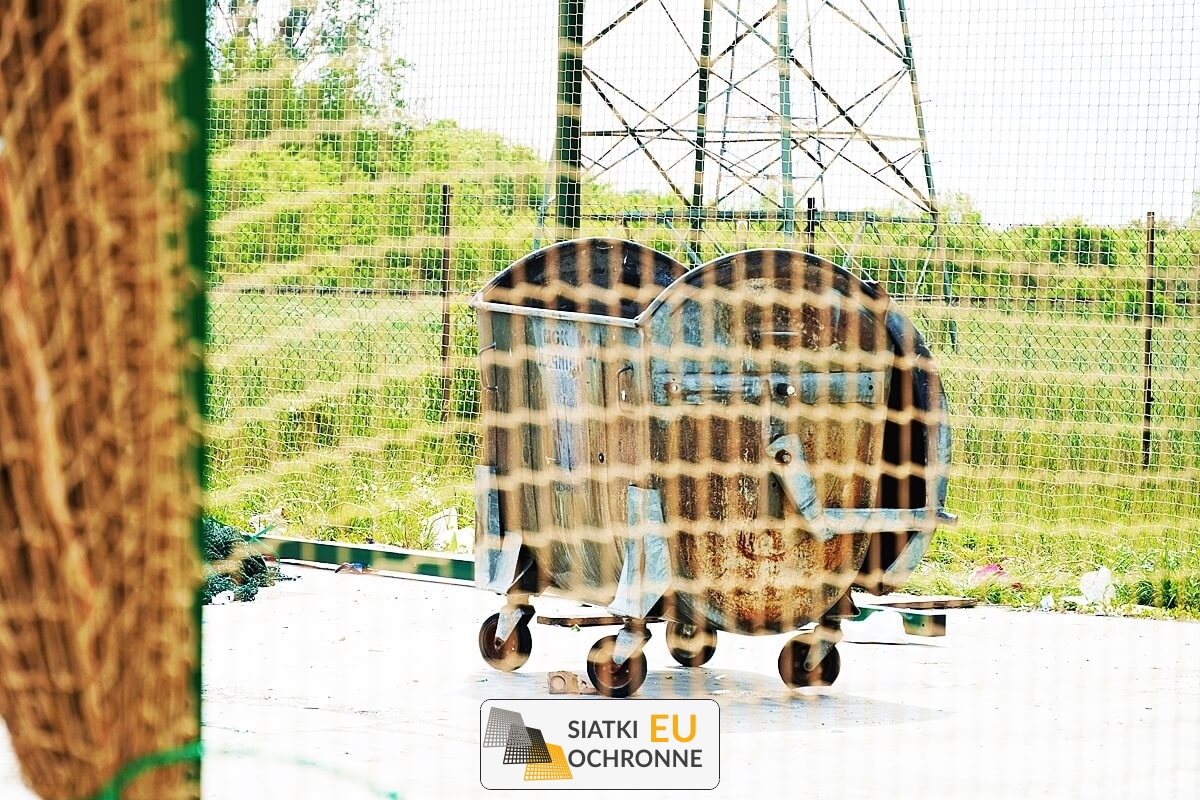   SiatkiOchronne.eu - Zabezpieczenie autostrad siatką   Siatka do zabezpieczeń poboczy przy drogach 