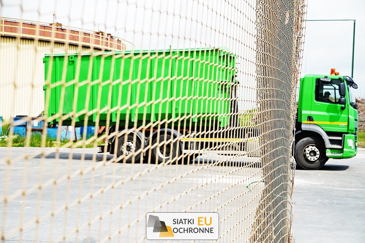   SiatkiOchronne.eu - Siatka zabezpieczająca pobocza drogowe 