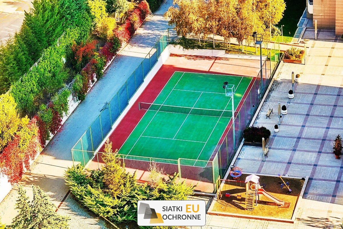 Podział boiska na boiskach sportowych SiatkiOchronne.eu - Podział boiska na boiskach sportowych