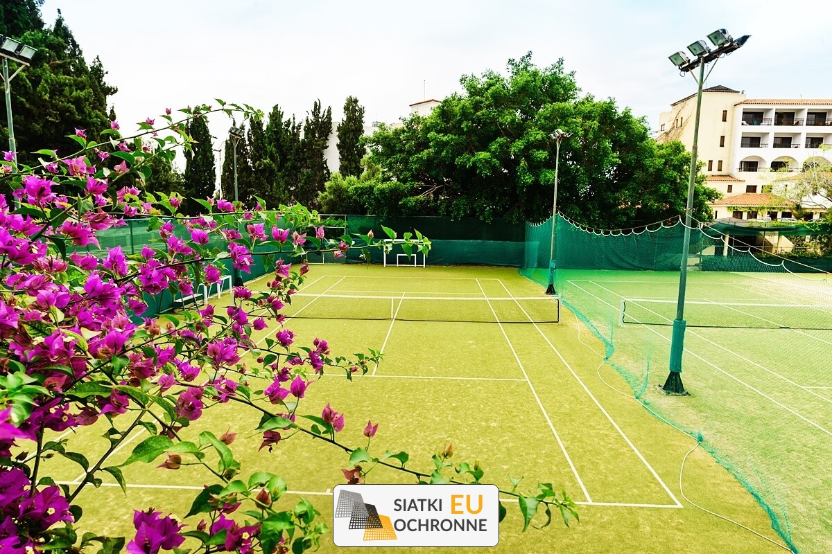   SiatkiOchronne.eu - Najwytrzymalsza siatka z grubego splotu do zabezpieczenia kortu tenisowego 