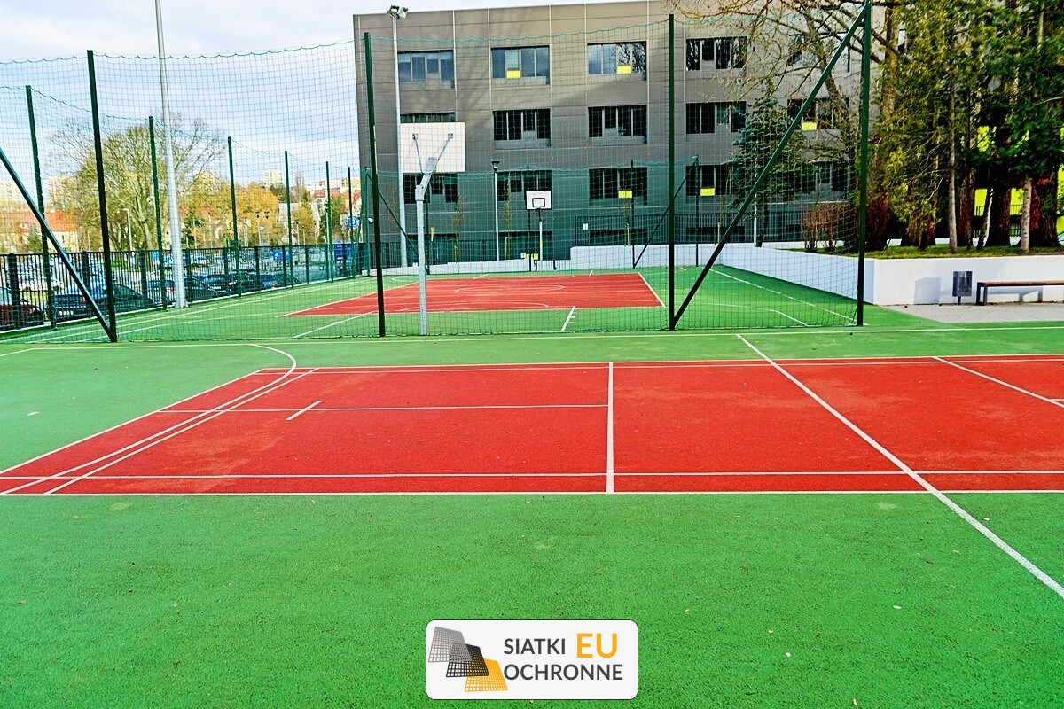   SiatkiOchronne.eu - Siatka o drobnych oczkach idealna do zabezpieczenia kortu tenisowego 