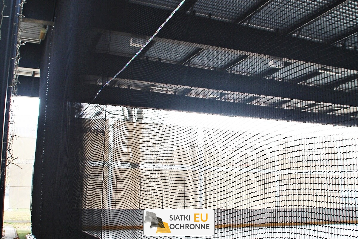   SiatkiOchronne.eu - Ekonomiczna siatka sznurkowa do lodowisk sportowych 