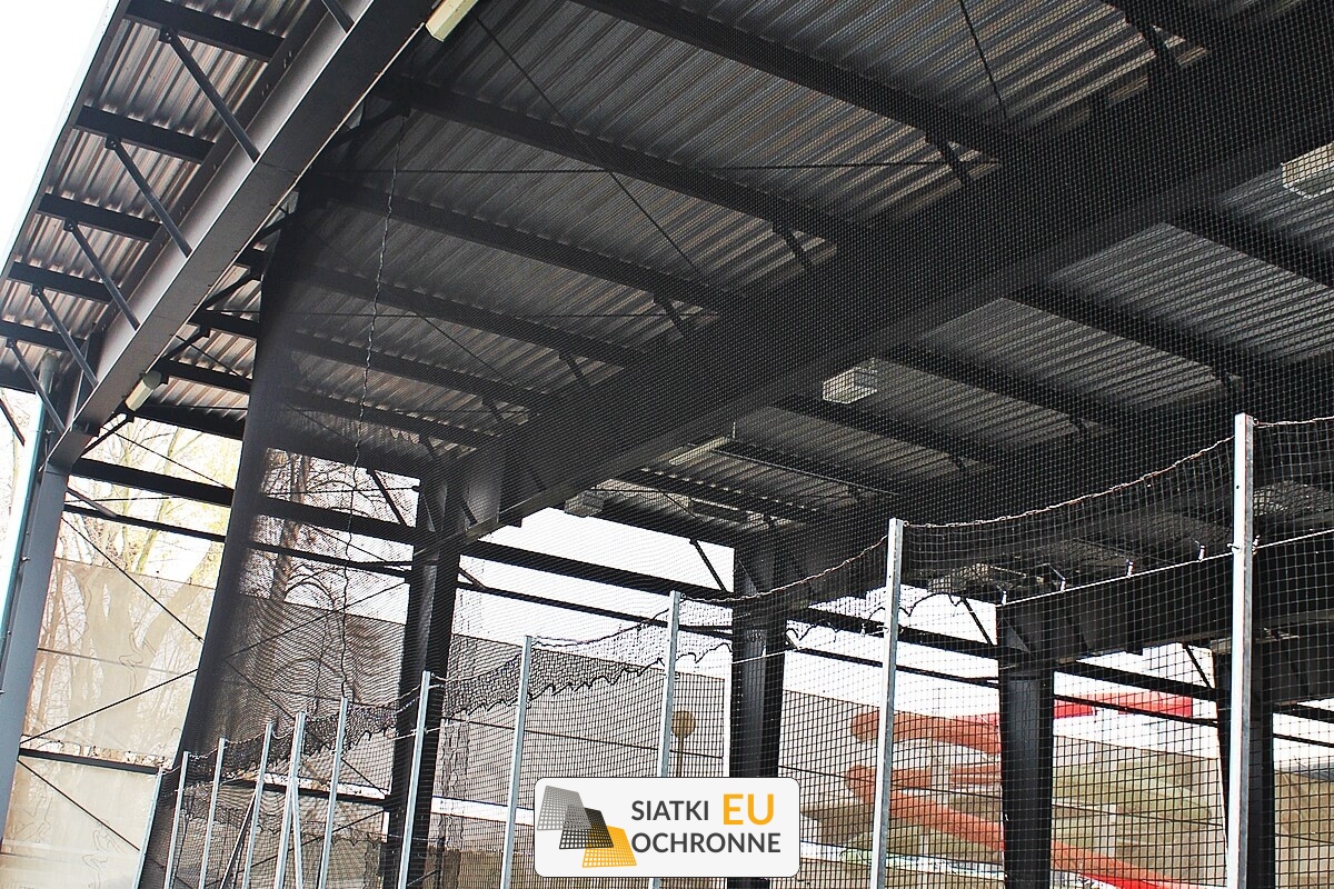   SiatkiOchronne.eu - Bezpieczny hokej dzięki siatkom zabezpieczającym lodowisko 