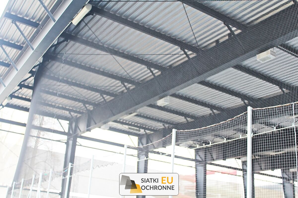   SiatkiOchronne.eu - Siatka ochronna dla widowni podczas meczów hokeja 