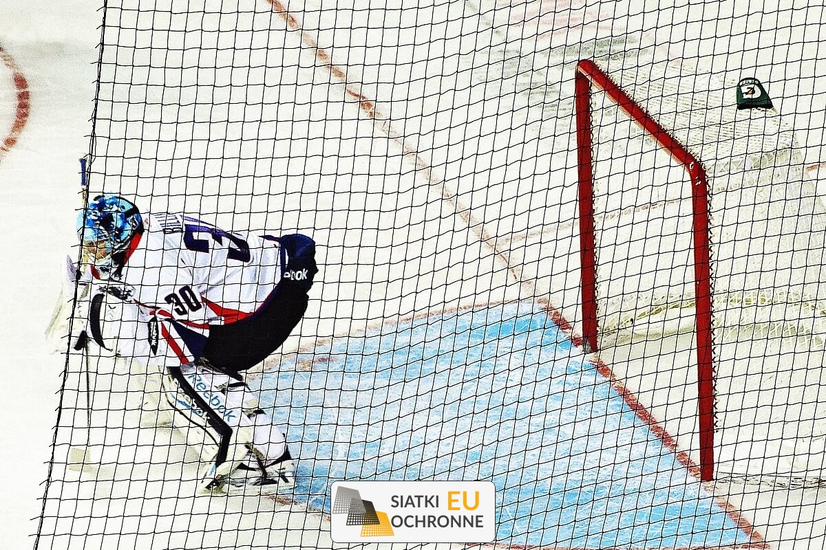   SiatkiOchronne.eu - Ogrodzenie na lodowisko   Siatki zabezpieczające lodowisko do gry w hokeja 