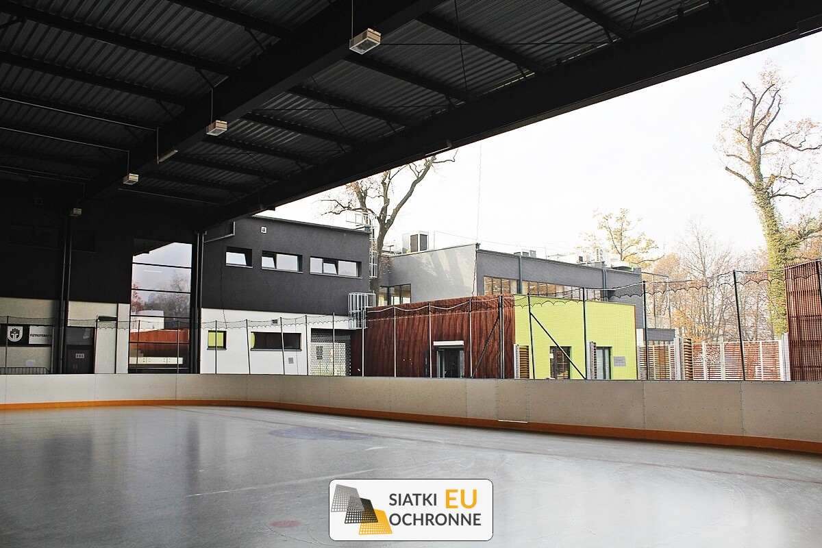 Siatka ochronna dla widowni podczas meczów hokeja SiatkiOchronne.eu - Siatka ochronna dla widowni podczas meczów hokeja