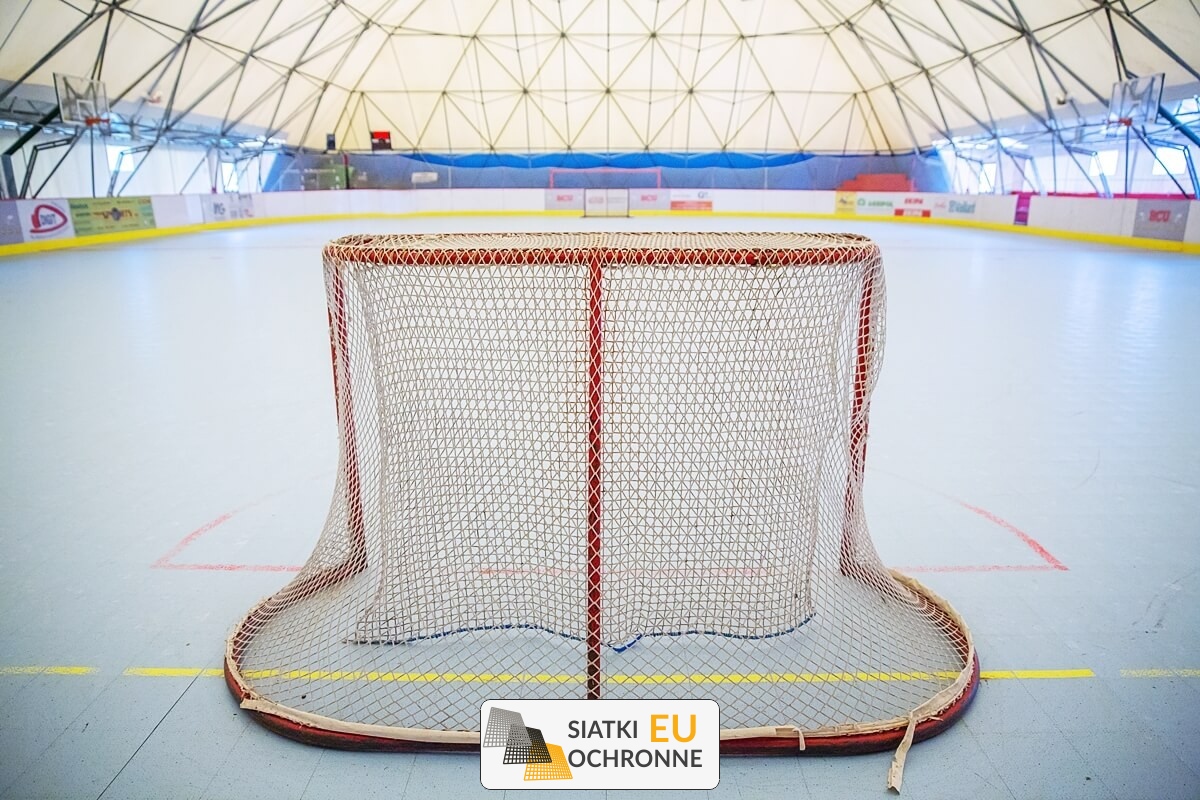   SiatkiOchronne.eu - Ekonomiczna siatka sznurkowa do lodowisk sportowych 