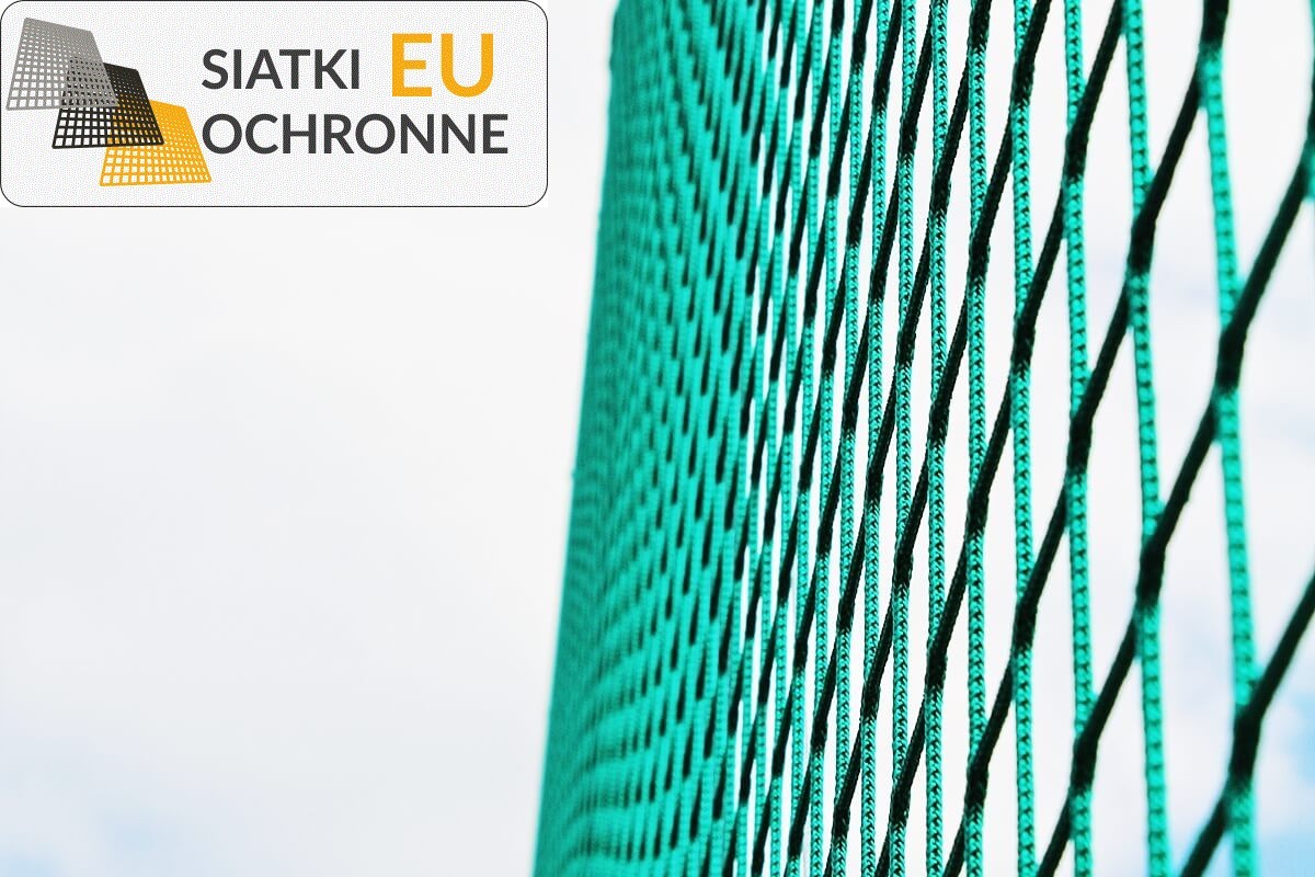 Siatka do odbijania piłek na boisku z materiału sznurkowego SiatkiOchronne.eu - Siatka do odbijania piłek na boisku z materiału sznurkowego